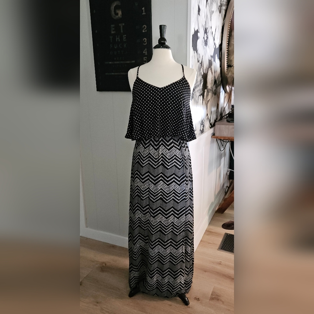 BeBop Women's BOHO Racer Back Maxi Dress Size M Geometric Design